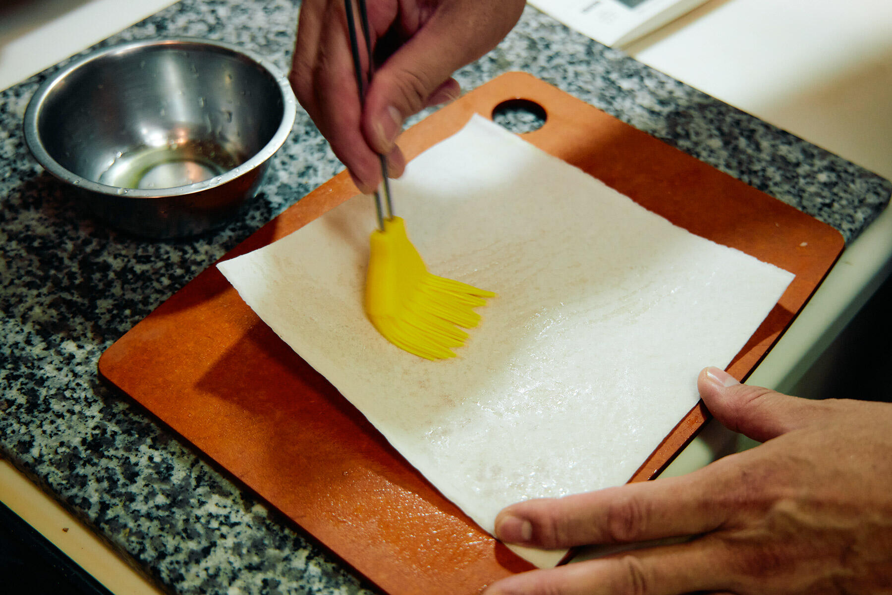 春巻きの皮を焼く