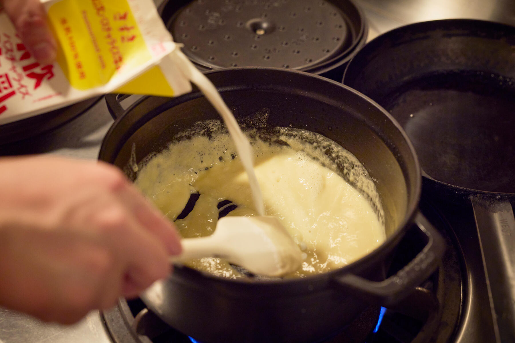 ベシャメルソースをつくる