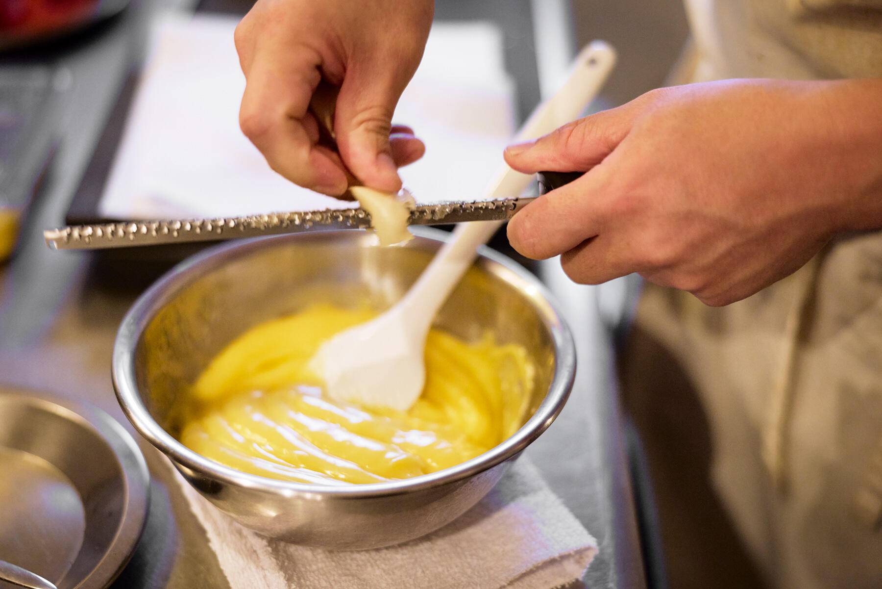 にんにくを加える