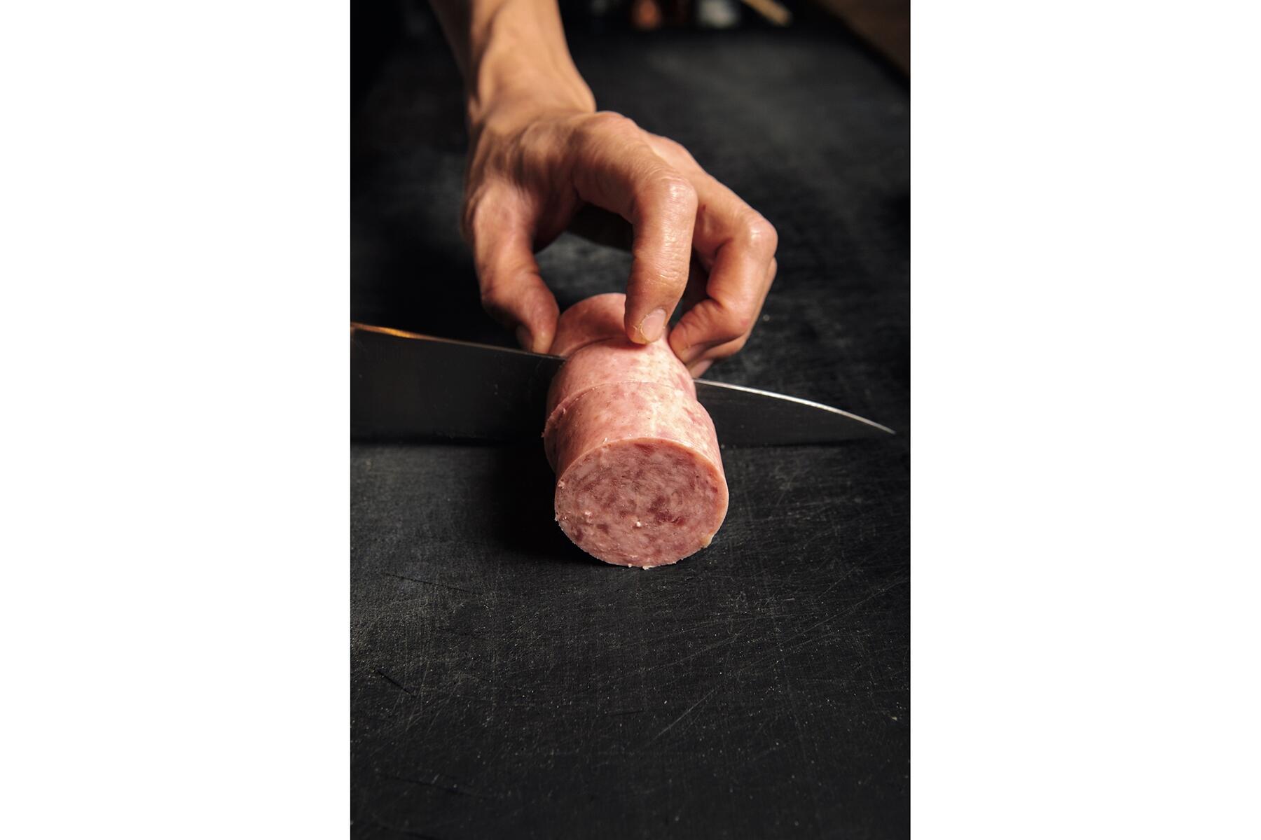 ハムを厚く切る