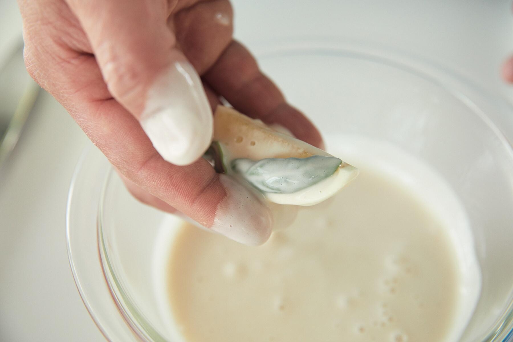 ハーブを巻きつける