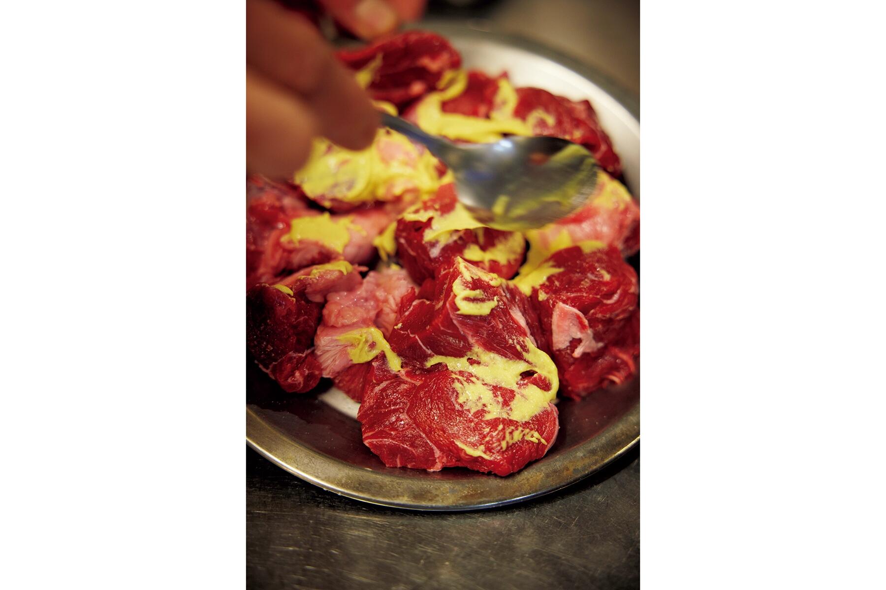 肉に下味をつける②