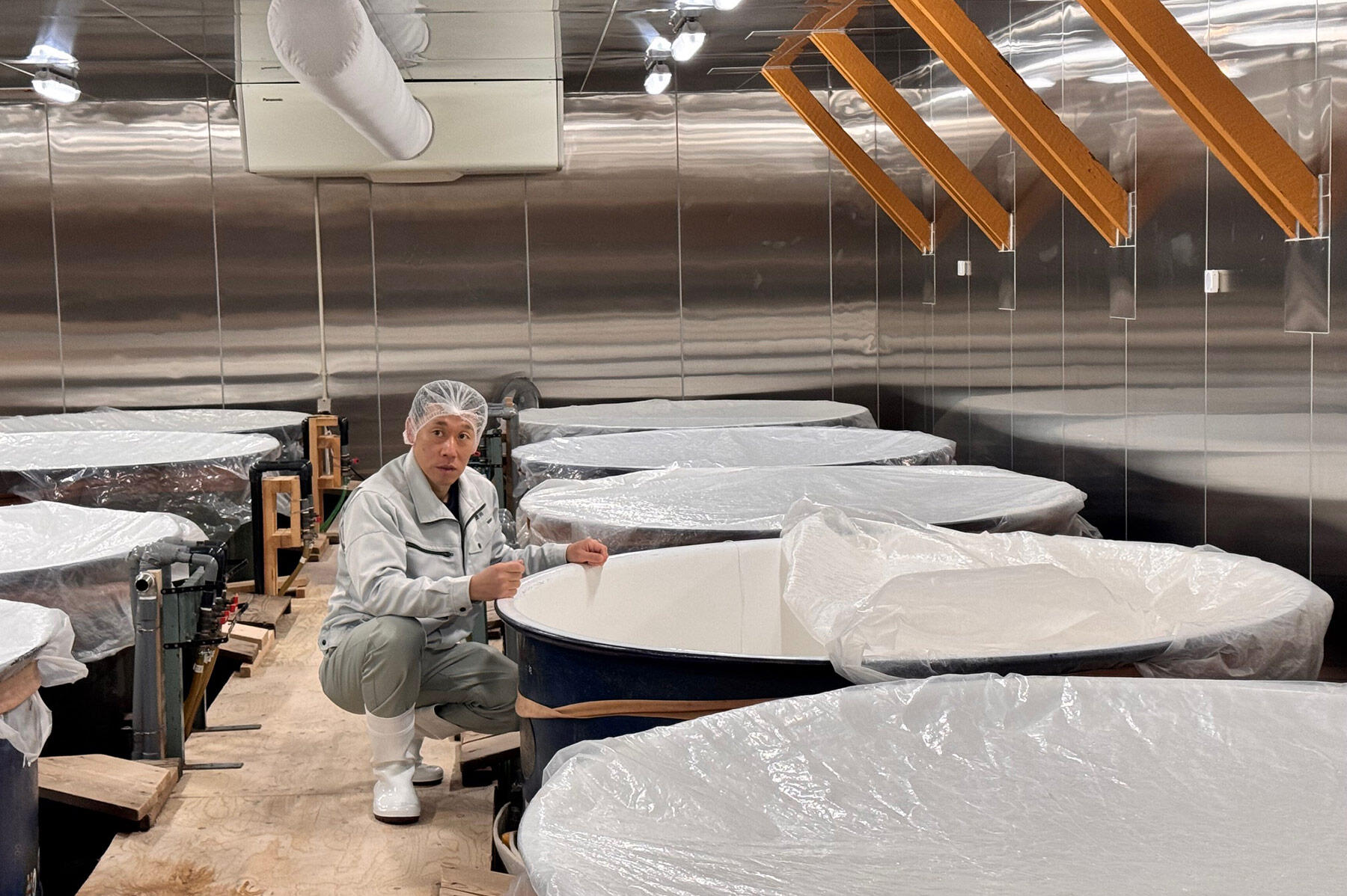 2014年に改装したピカピカの仕込み蔵