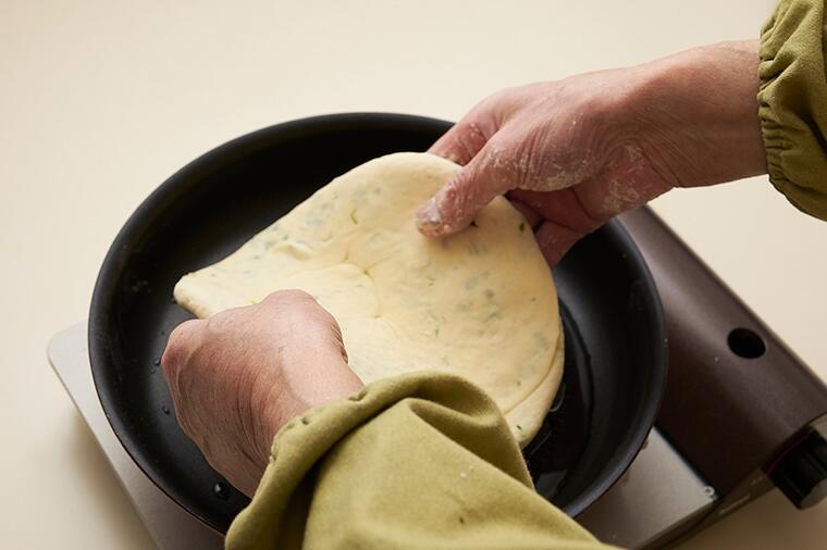 【生地を焼く】