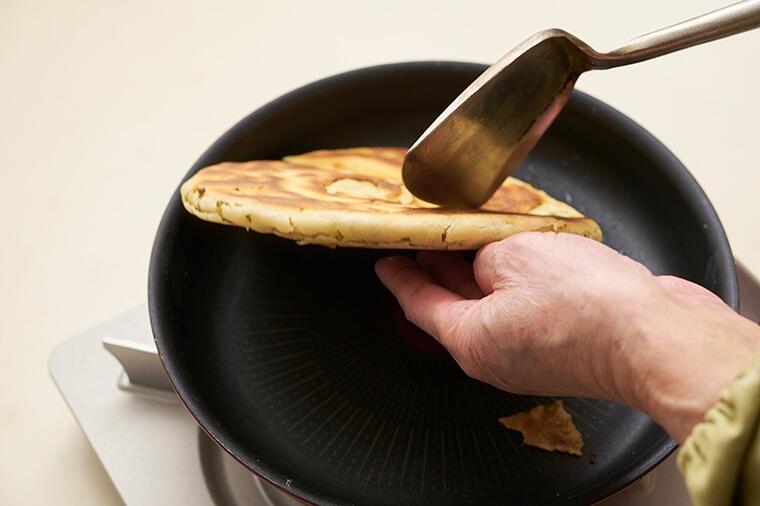 【生地を焼く】