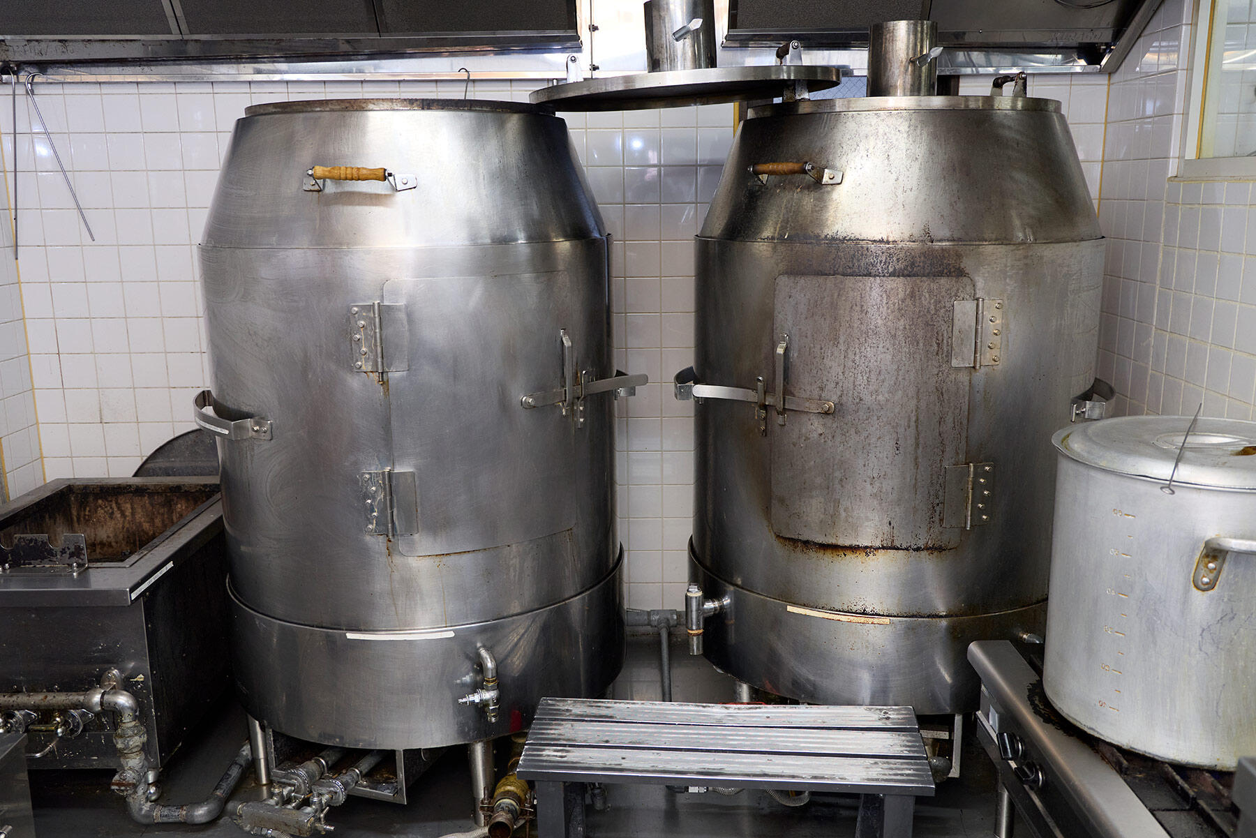 北京ダックやチャーシューを焼き上げる特注の窯