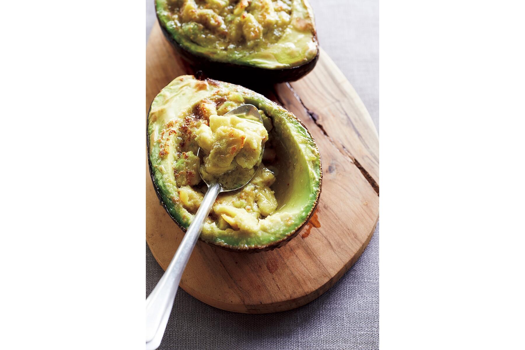 まろやかの極み！“アボカドの柚子胡椒バター焼き”