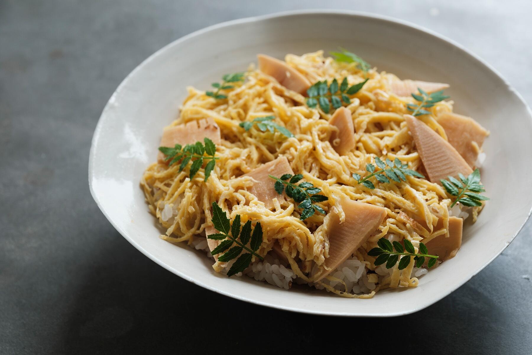 具材をのせて仕上げる