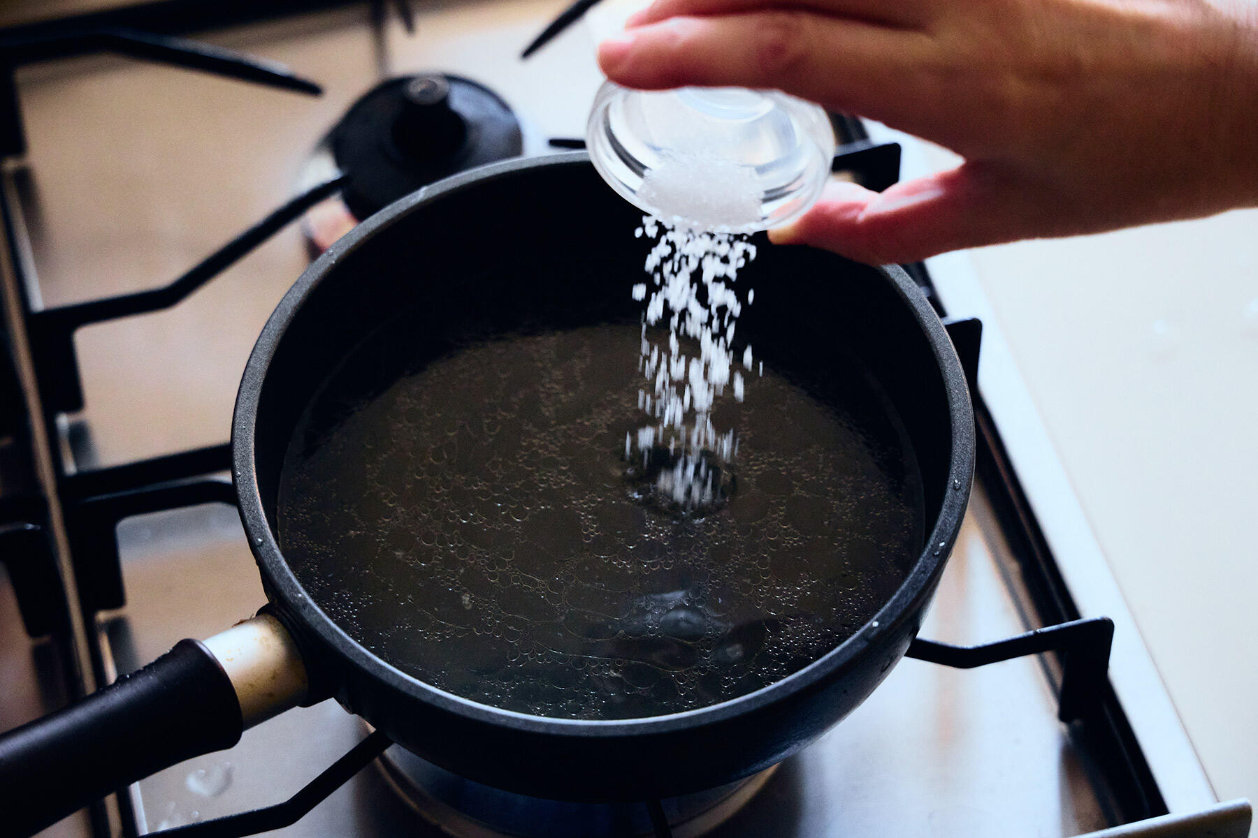 ブイヨンの味を調える