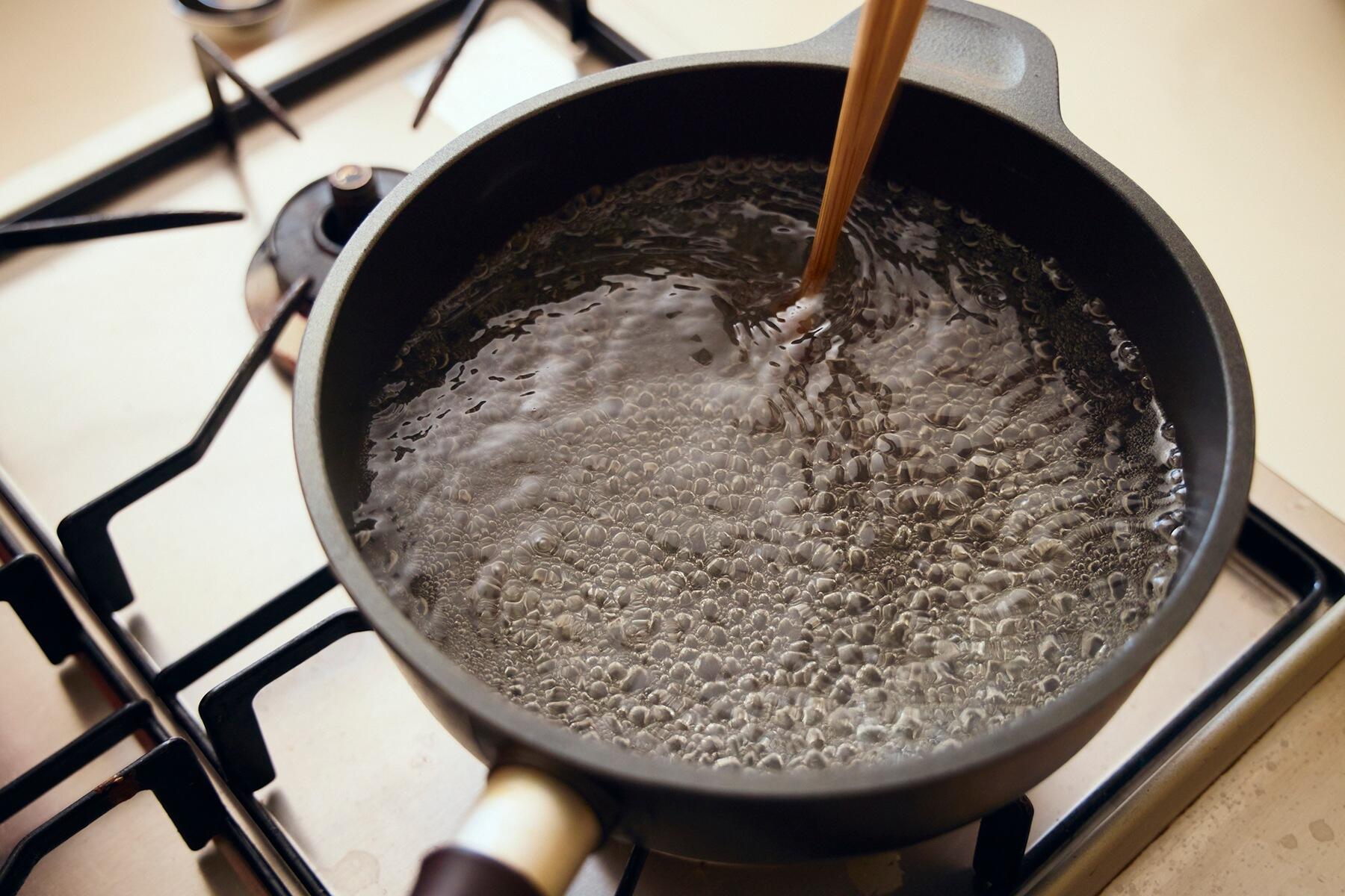 ポーチドエッグをつくる①