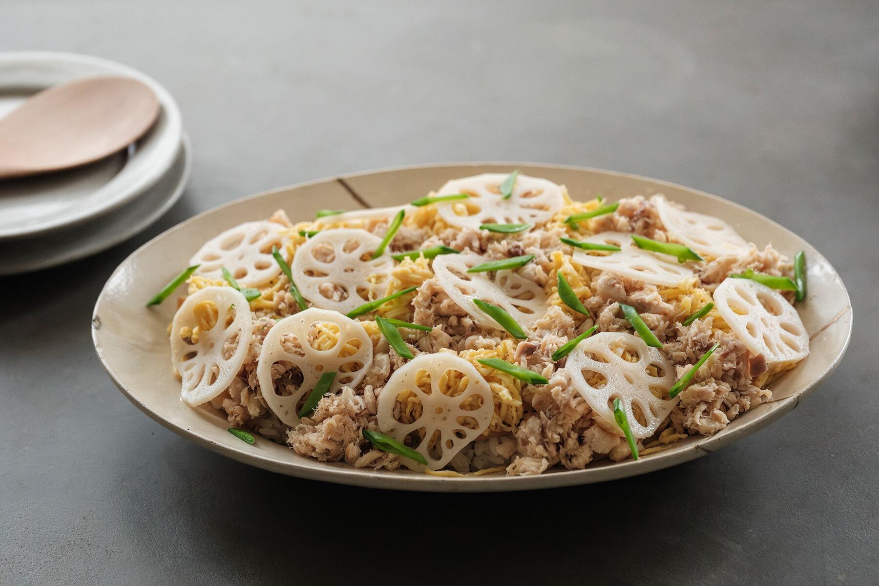 具材をのせて仕上げる