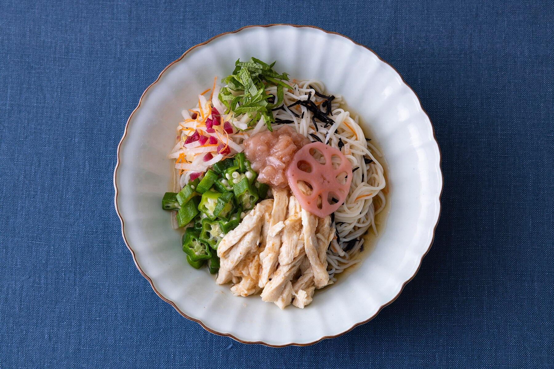 爽やかな味わいの「さっぱりコク旨梅肉タレそうめん」は、多彩な具に注目！