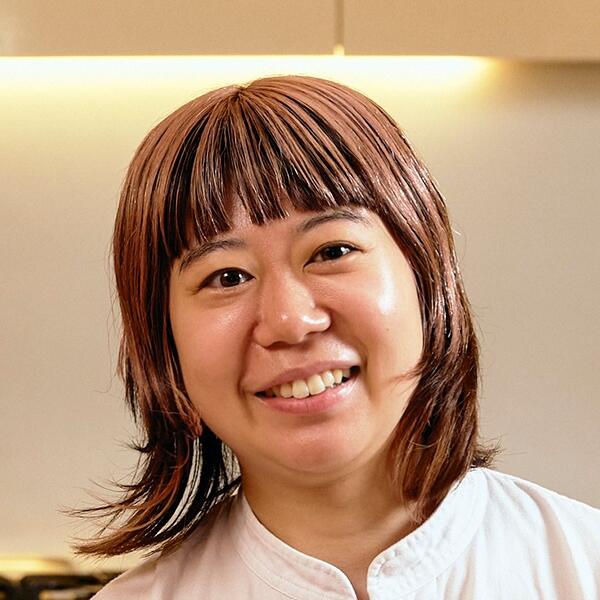 井上史子　「立呑み中華 起率礼」料理長
