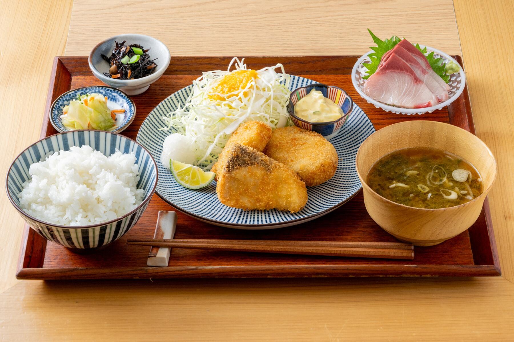 夏の黒瀬ぶりかつ定食