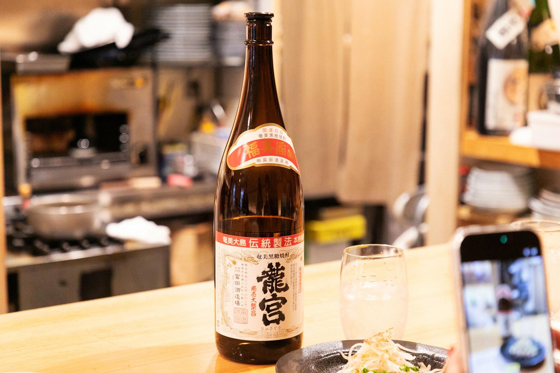 奄美大島・富田酒造場 黒糖焼酎「龍宮」/ソーダ割り