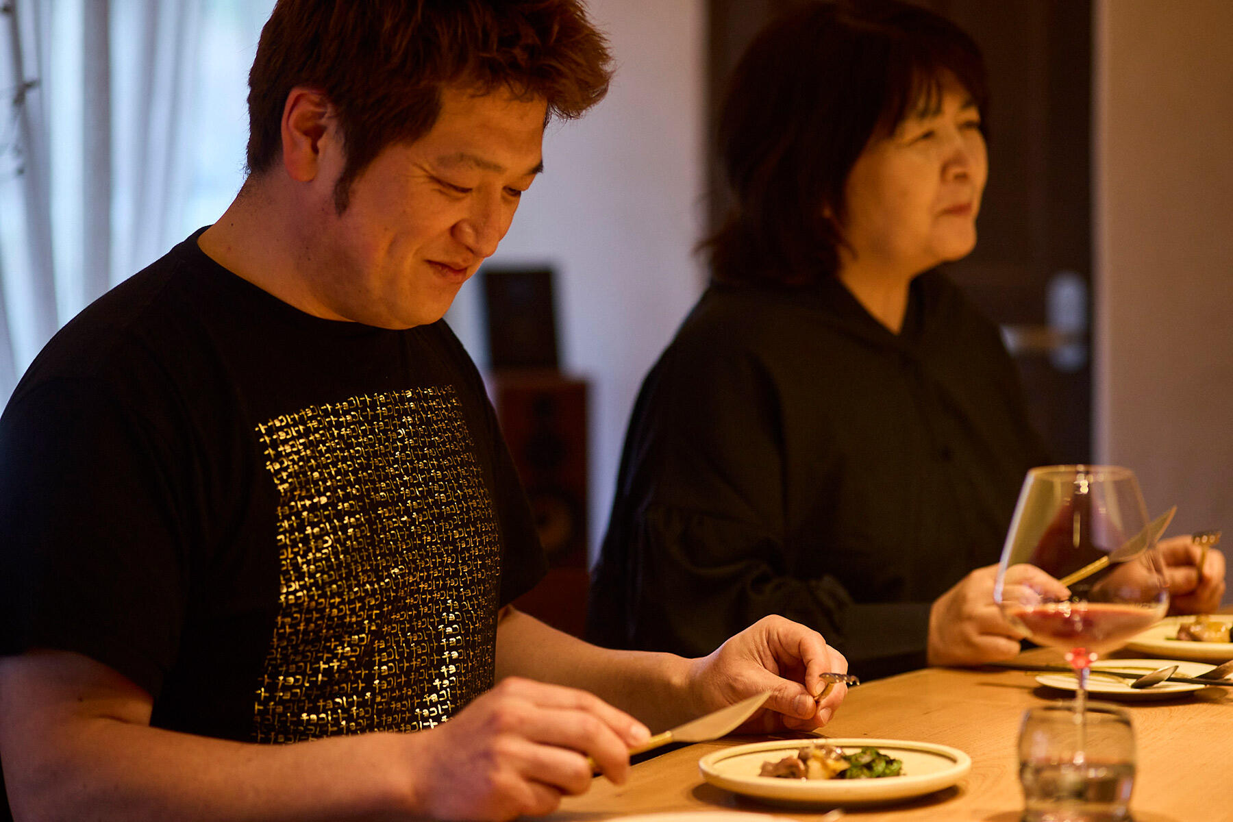 食事をする太田さん