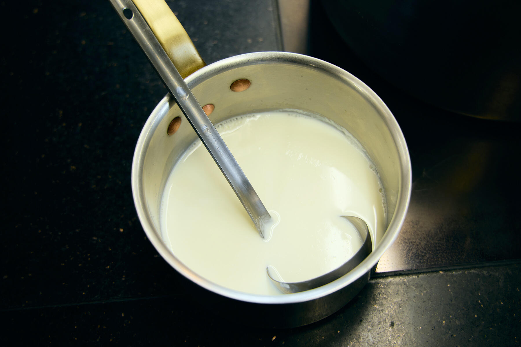 牛乳を温める