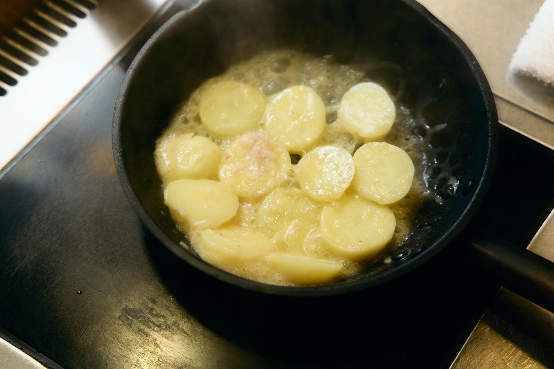 ゆすりながら、煮続ける
