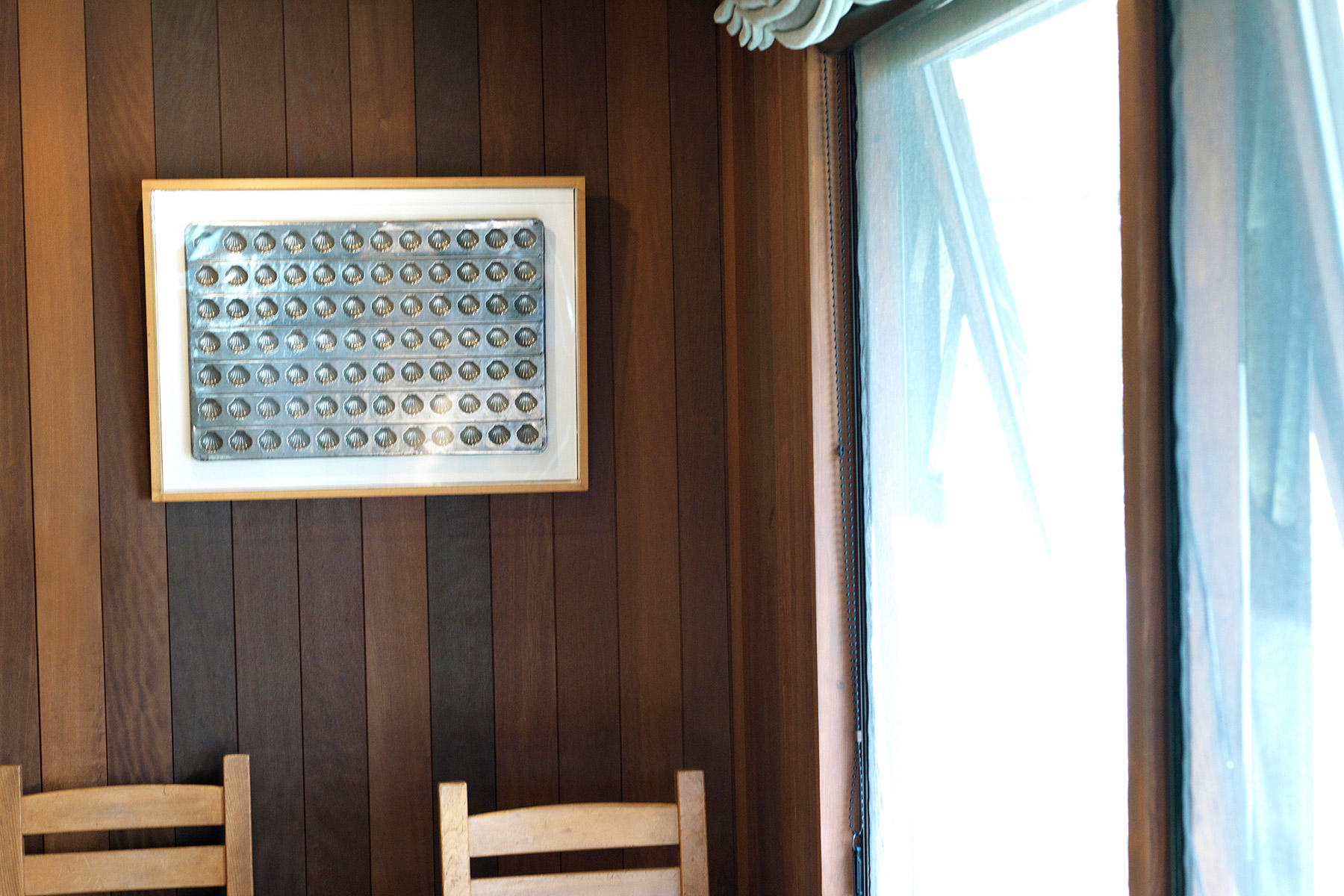 平日の営業日のみ開いている喫茶では、「リリエンベルグ」のケーキや焼き菓子と一緒にコーヒー、紅茶を楽しむことができる。