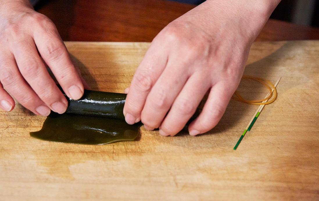 2.くるくると 繰り返して巻く。