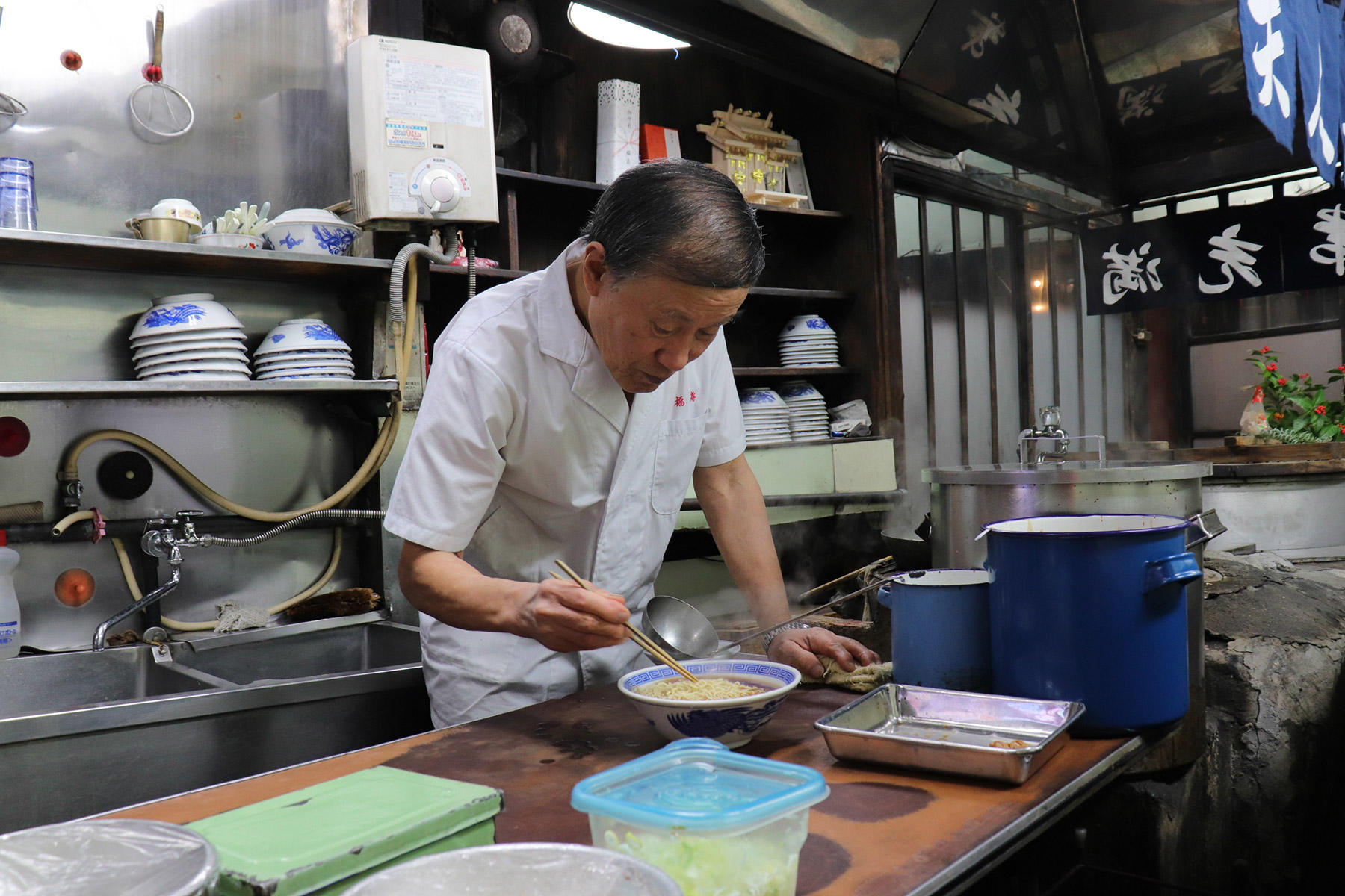 麺をほぐして、