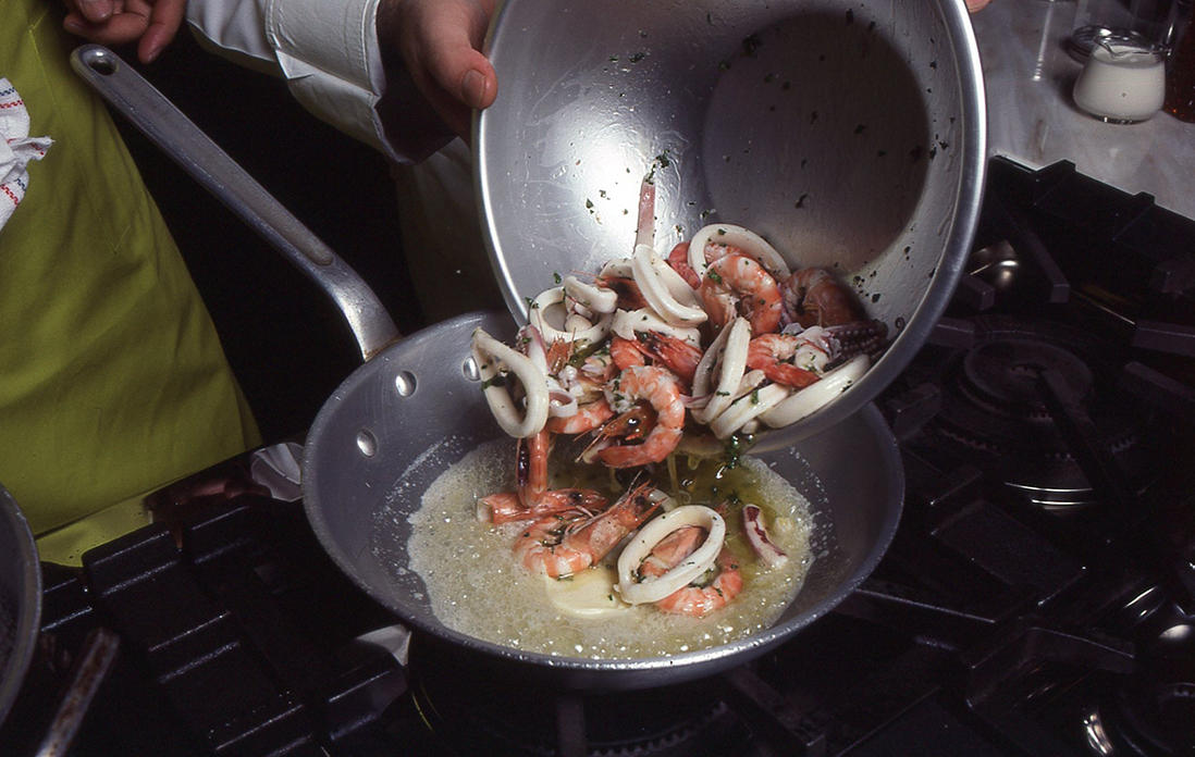 ソースをつくる