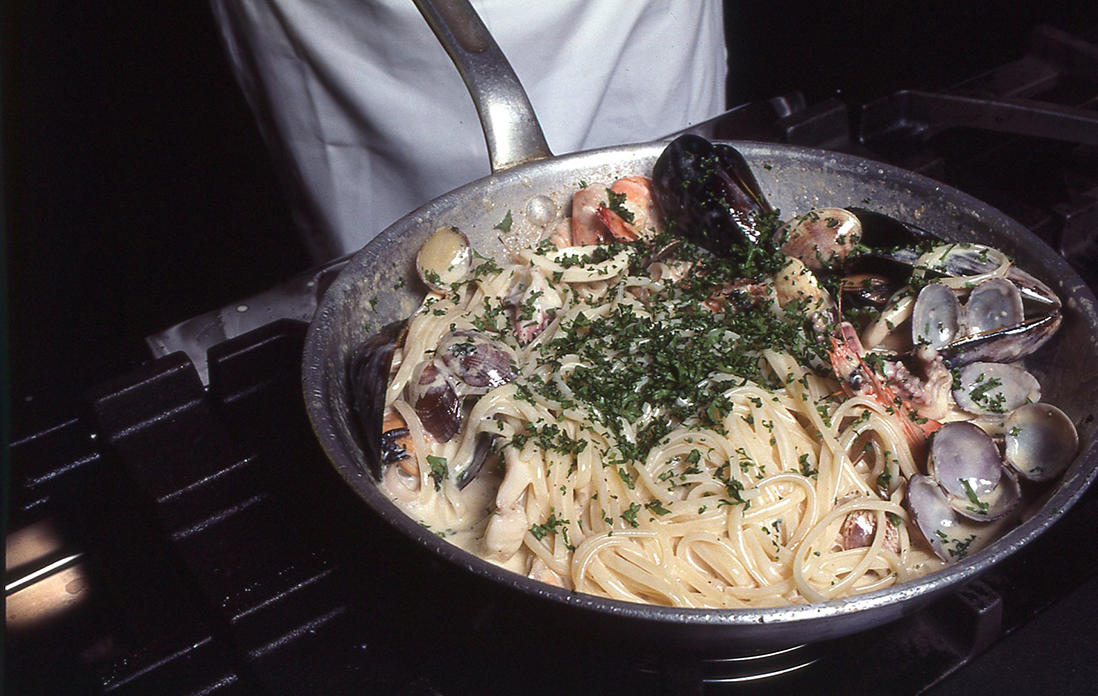 パスタとソースを合わせる