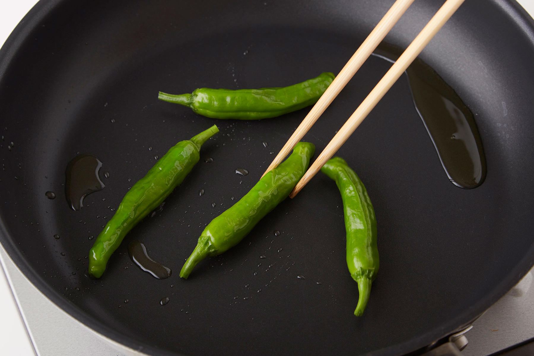 ししとうを焼く