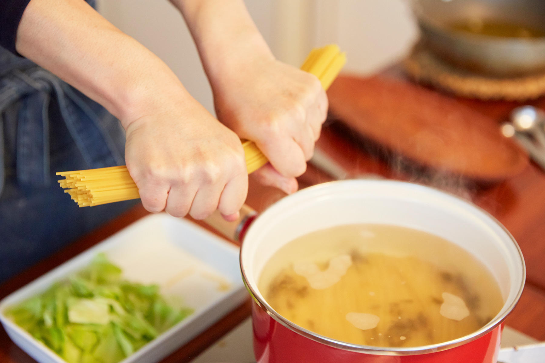 パスタを茹でるときに昆布をイン