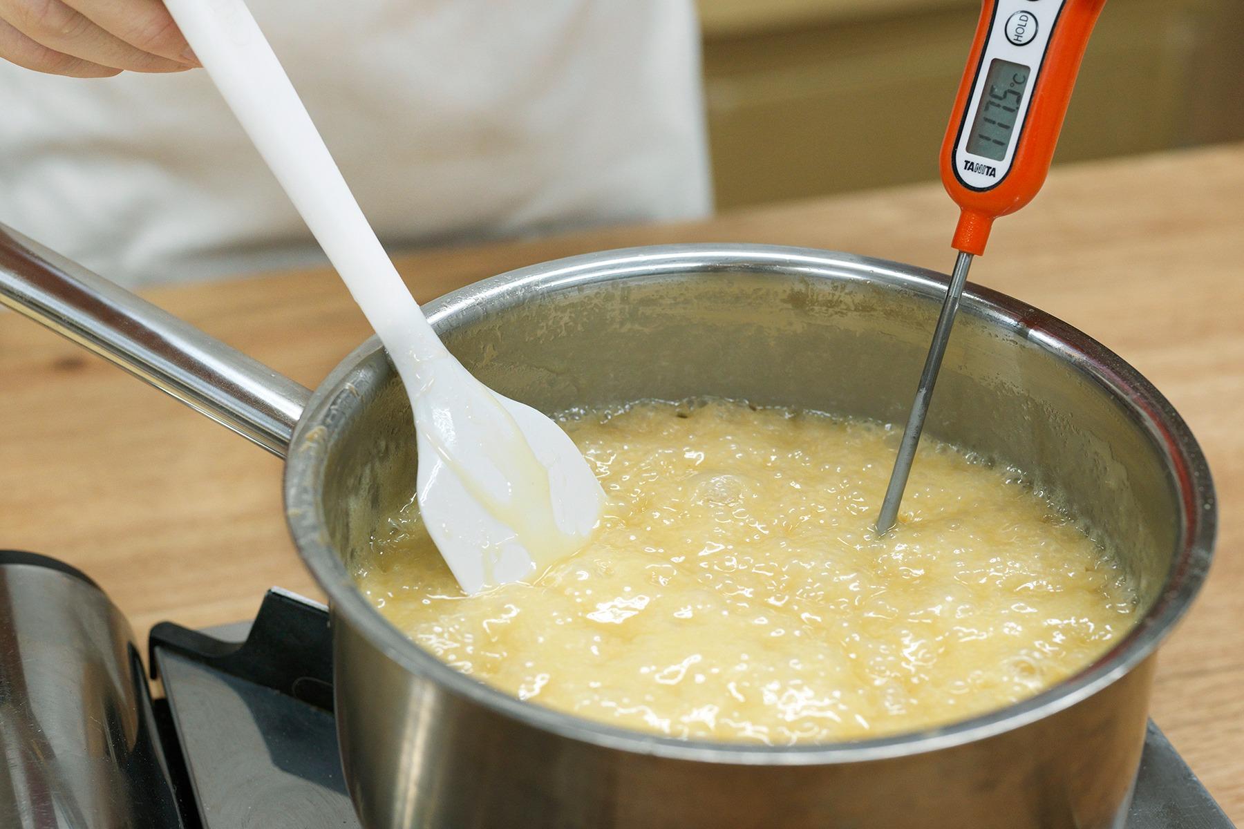 アーモンドキャラメルをつくる