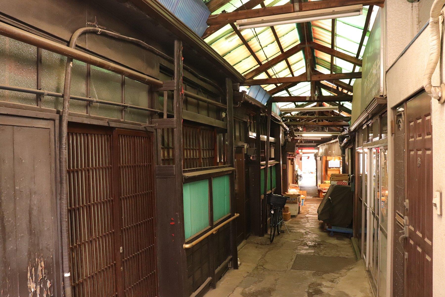 長屋のような建物