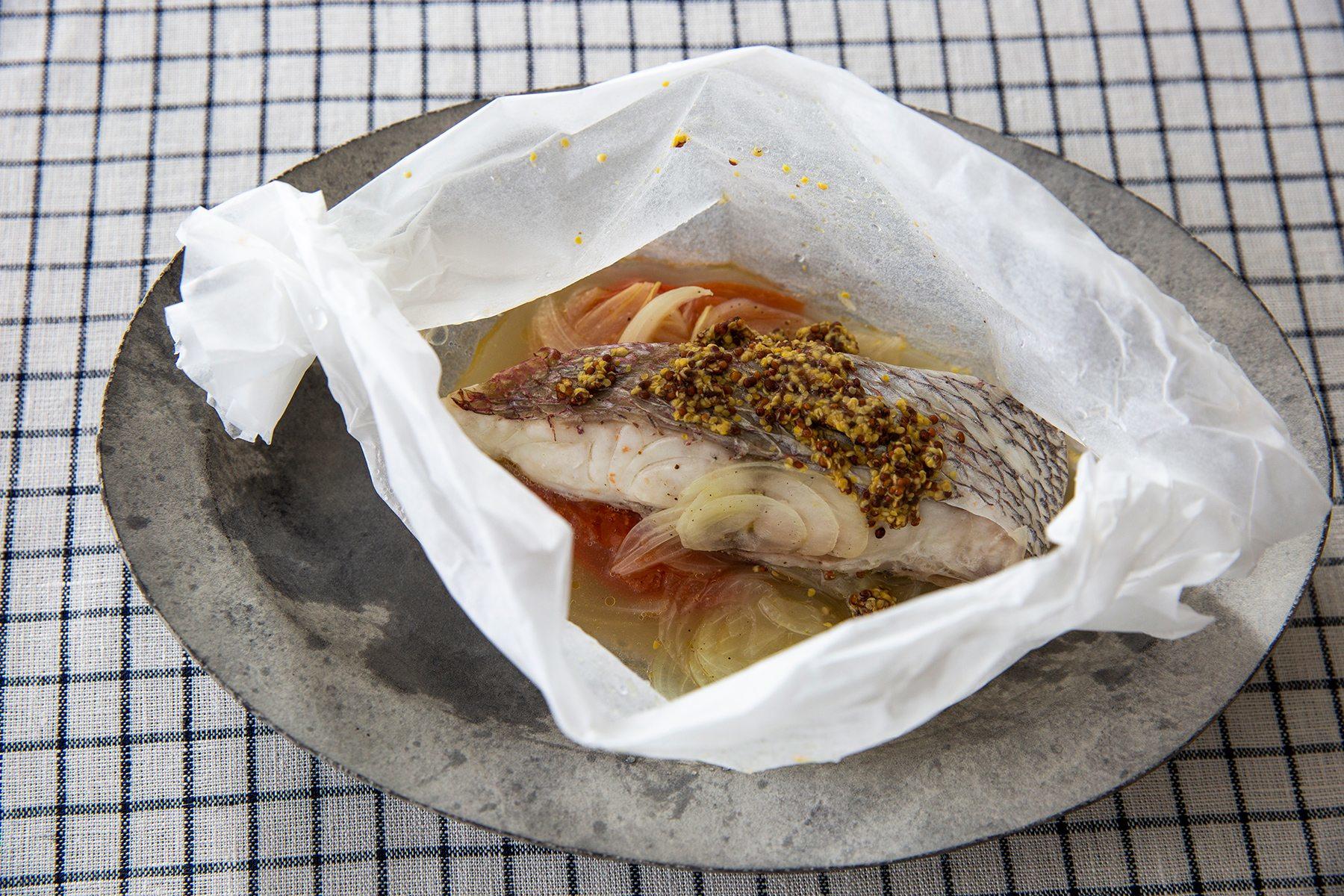 鯛の紙包み蒸し