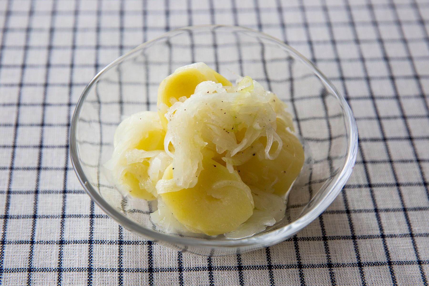 新じゃがと玉ねぎのマリネのサラダ