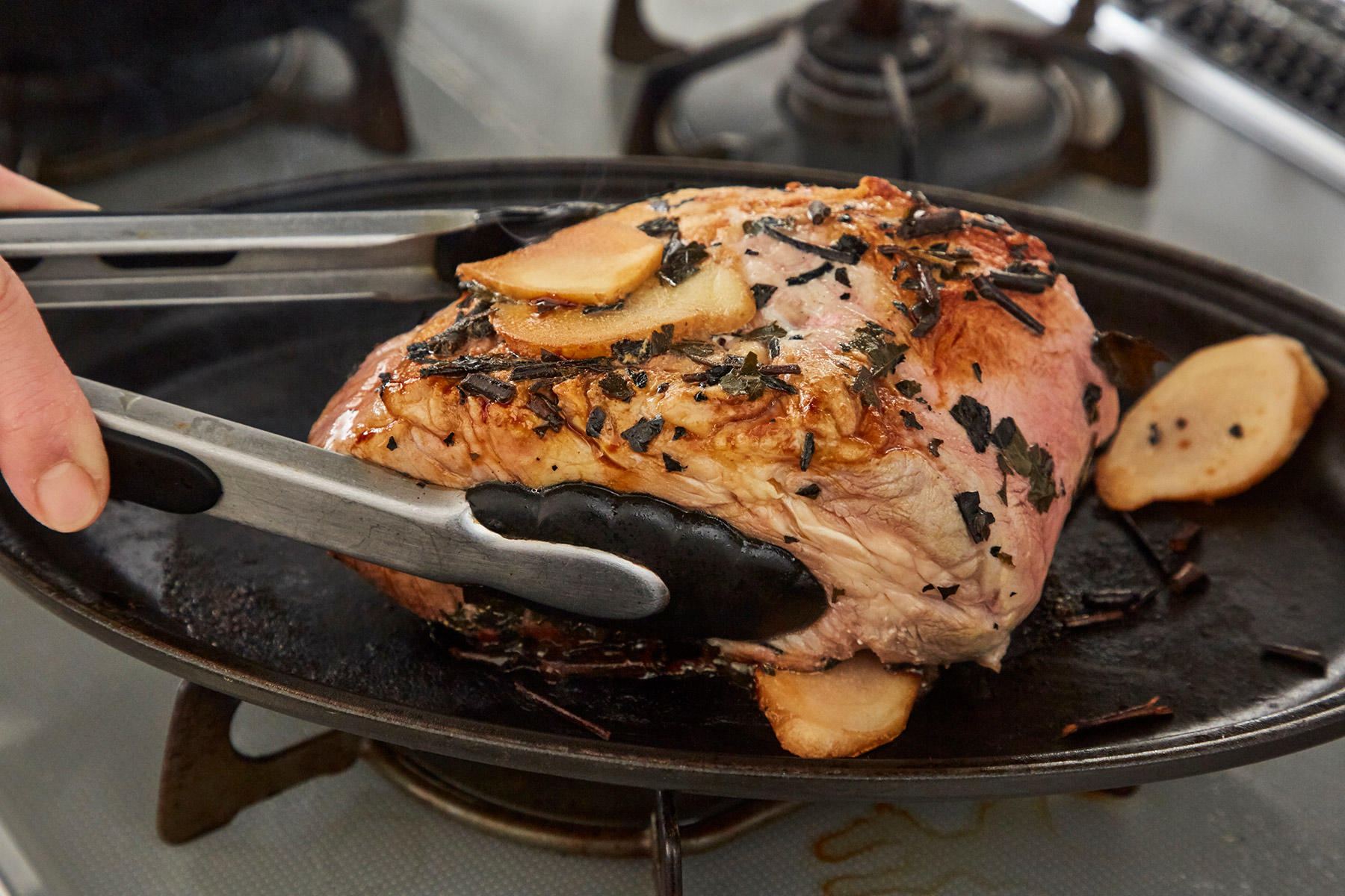 豚肉を焼きつける