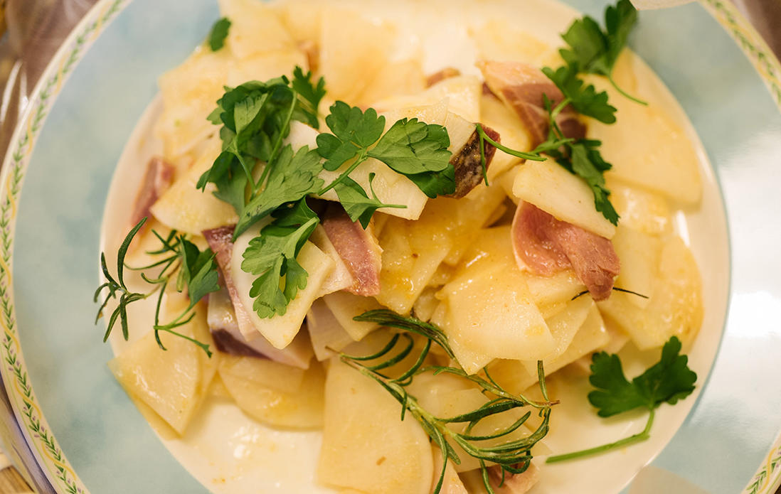 猪のハムと山内かぶらのサラダ