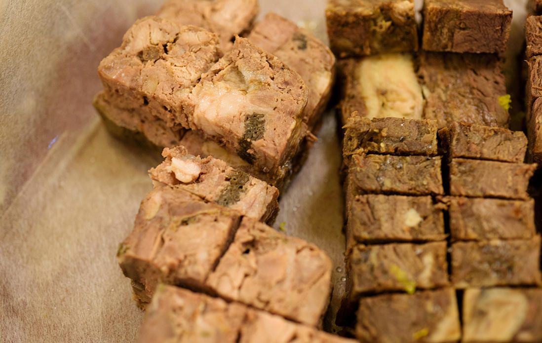 ツキノワグマの小熊のテリーヌ