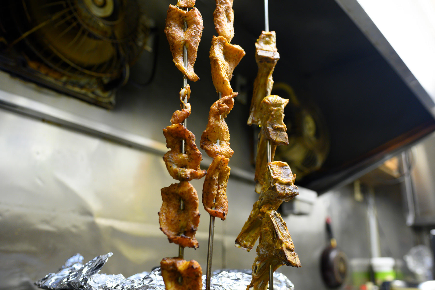 金串ごと吊るして休ませる