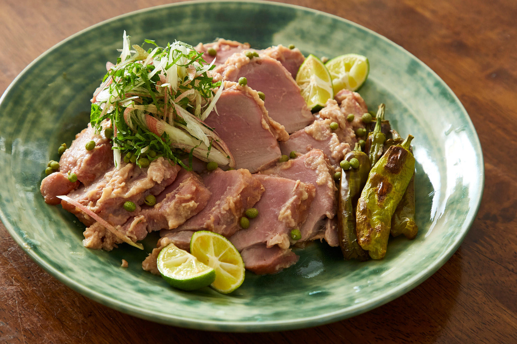 お好みで、すだちを搾って食べてもおいしい。