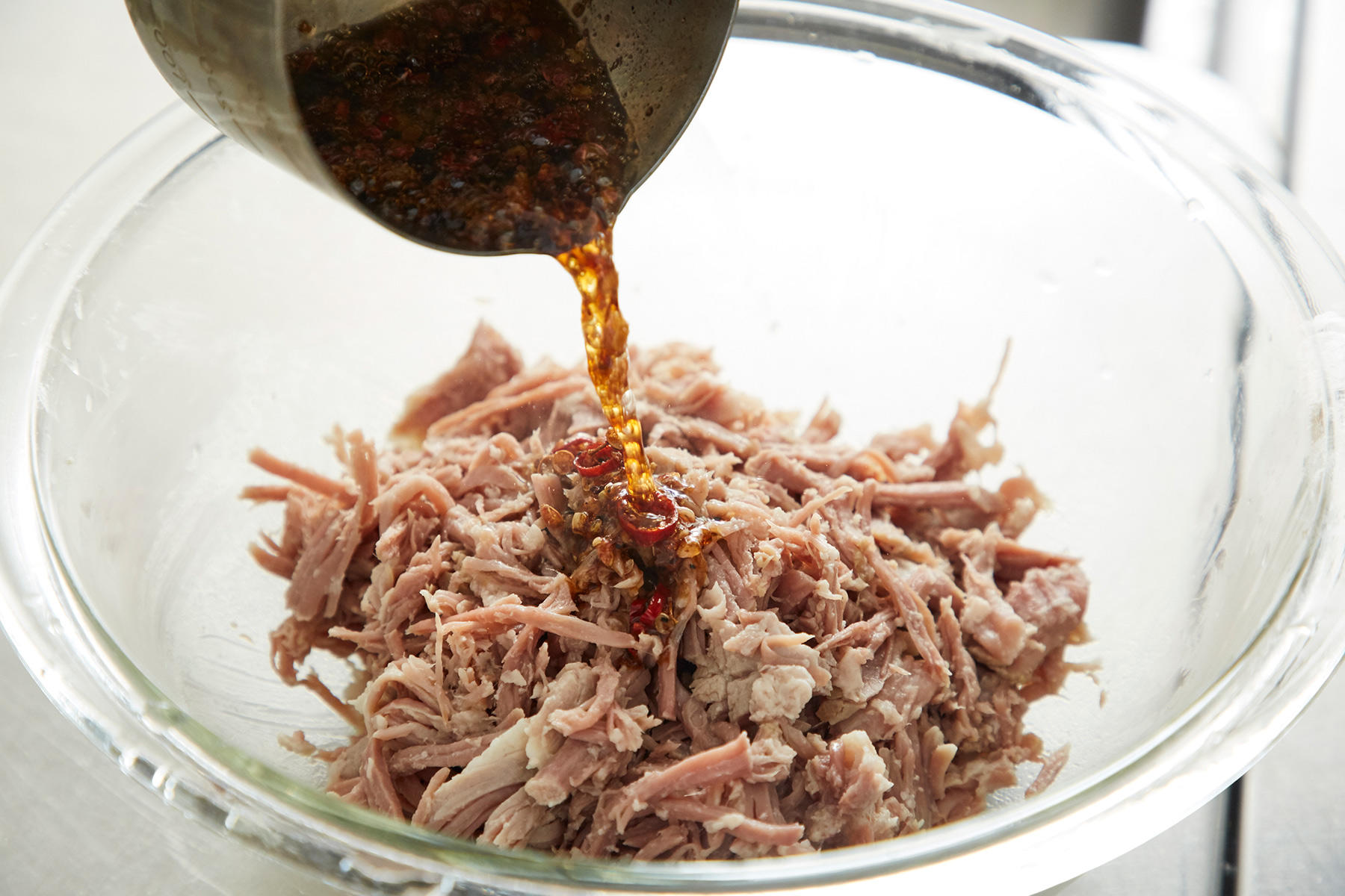 たれを加えて混ぜる