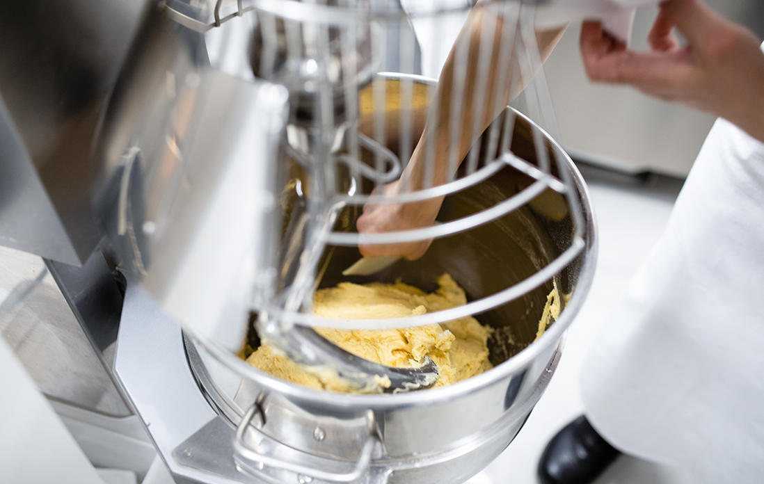 ミキサーで混ぜる