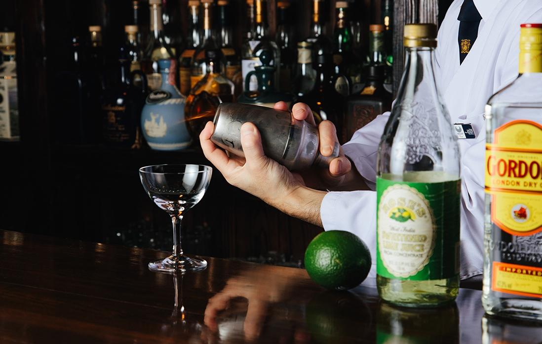 氷と共にしっかりシェイクする。