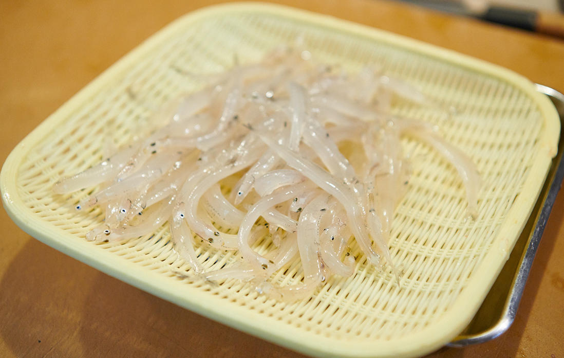 ボウルからざるにあげて、水気を切る。