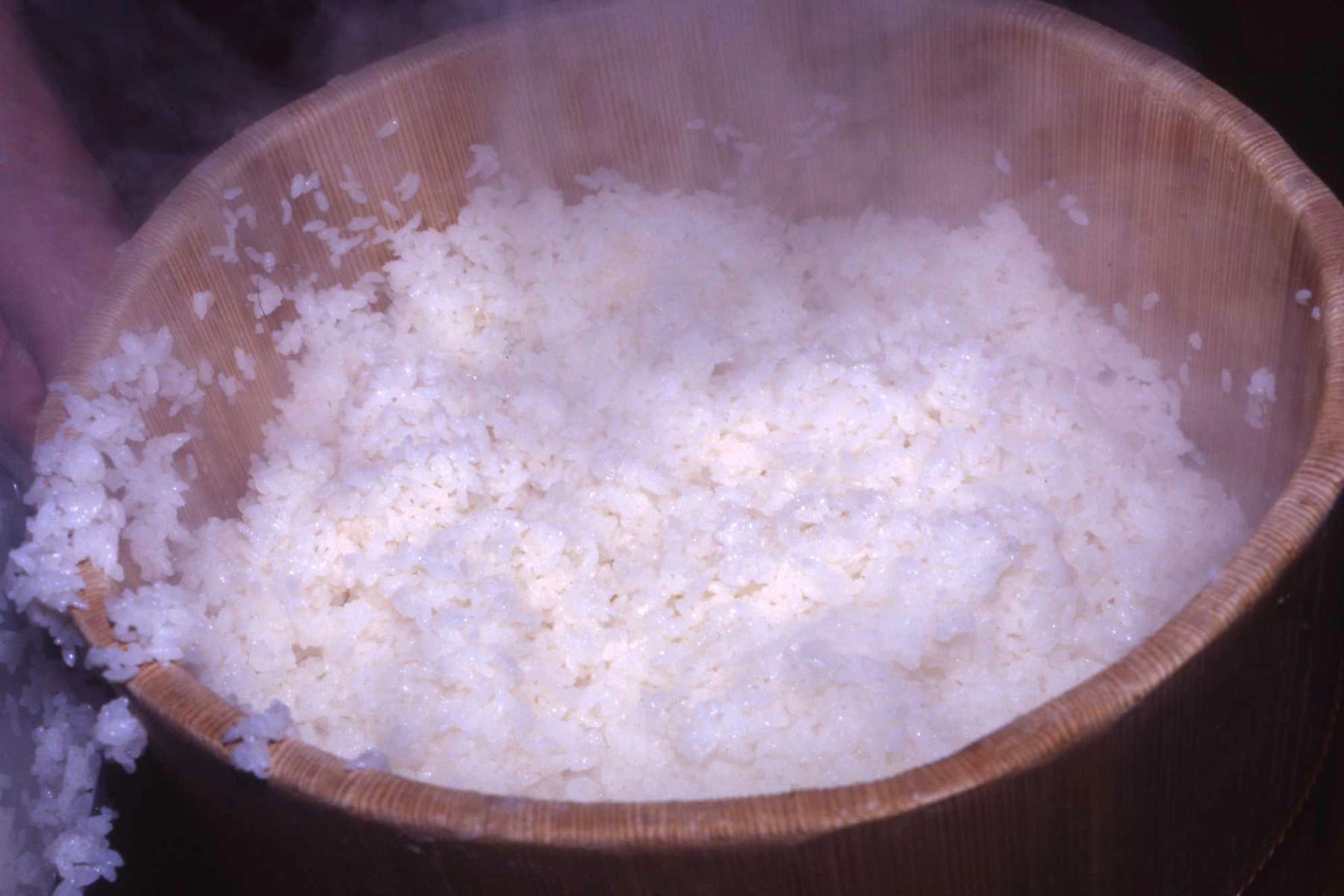 1991年当時、ひたすらにメシを炊き続けて28年。すでに浮世離れした飯炊きへの熱意が記されていた。「げこ亭」の最大の売り物は、炊きたてのご飯。現在も日本各地から客が訪れている。