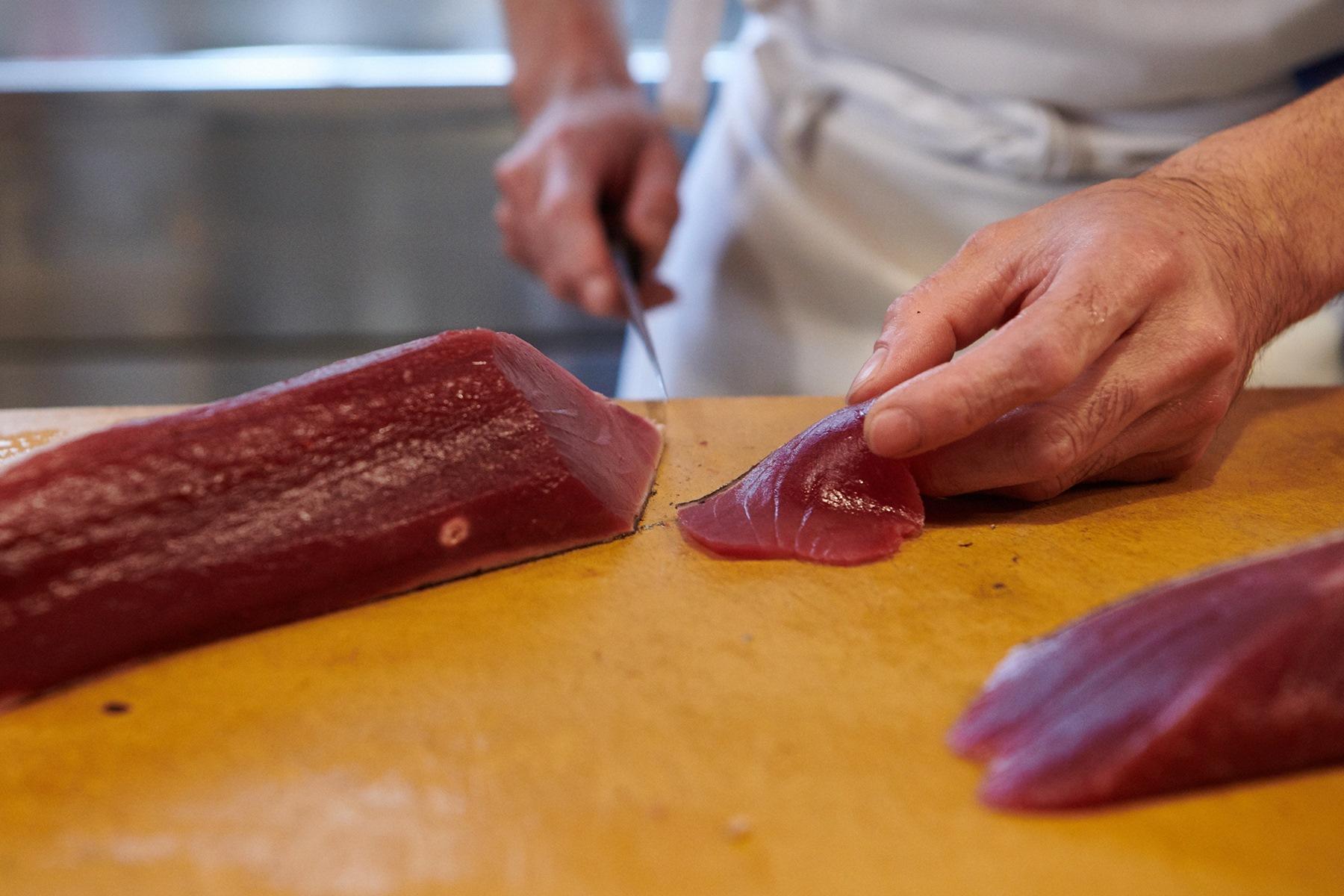 この日の鰹は色味が濃く、脂は軽いものの濃厚な旨味がのっていた。