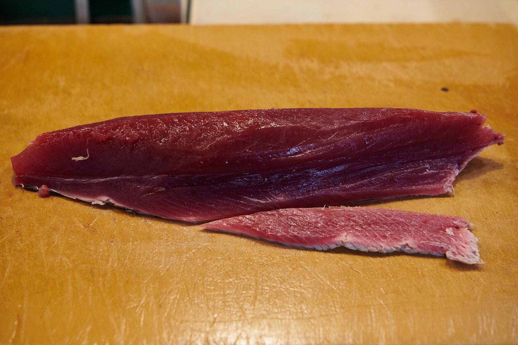 腹の上の身「ハラス」は、一匹からわずかしか取れない希少部位。