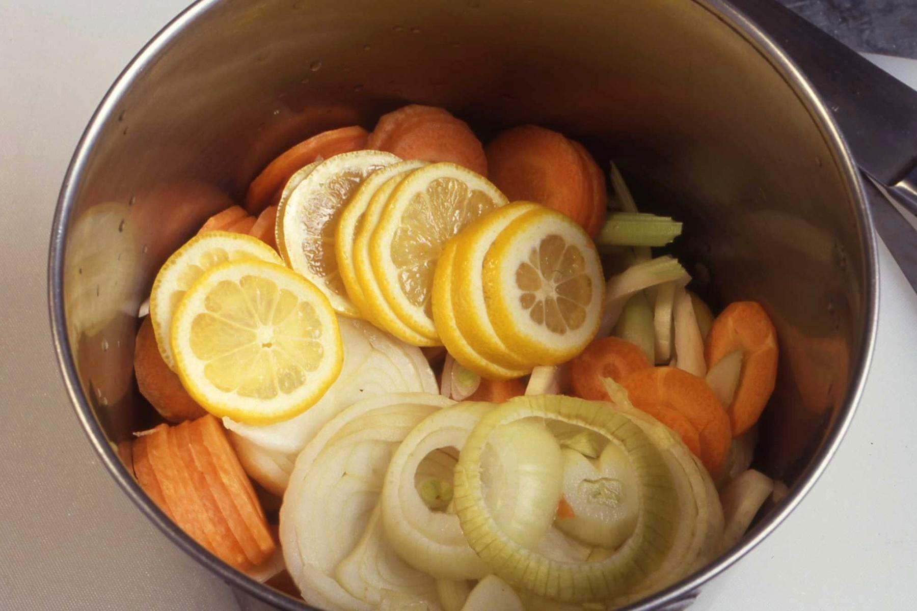 ニシン以外の材料を合わせて12時間ねかせる。