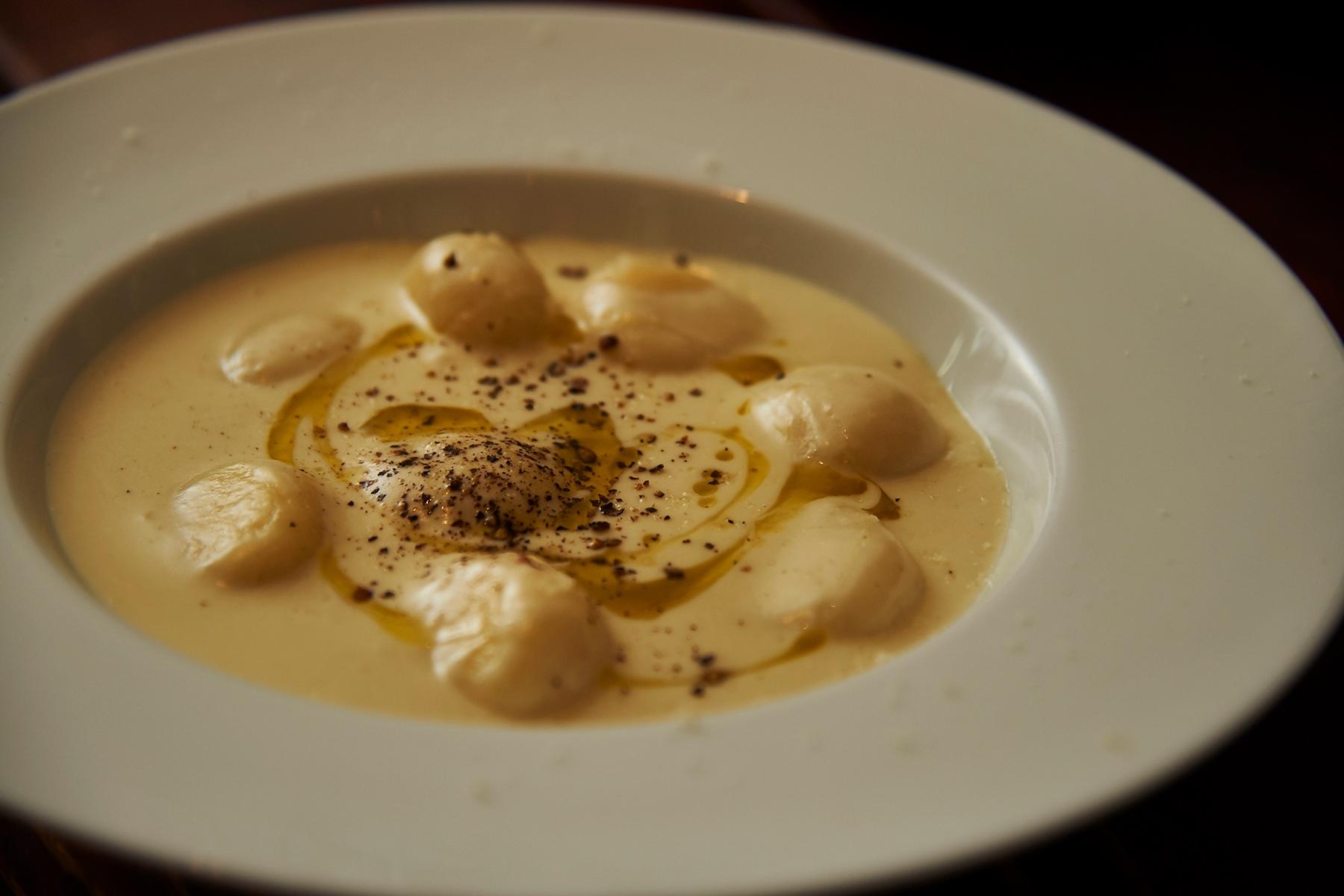 極めて柔らかい食感!ゴルゴンゾーラのニョッキ1,700円。
