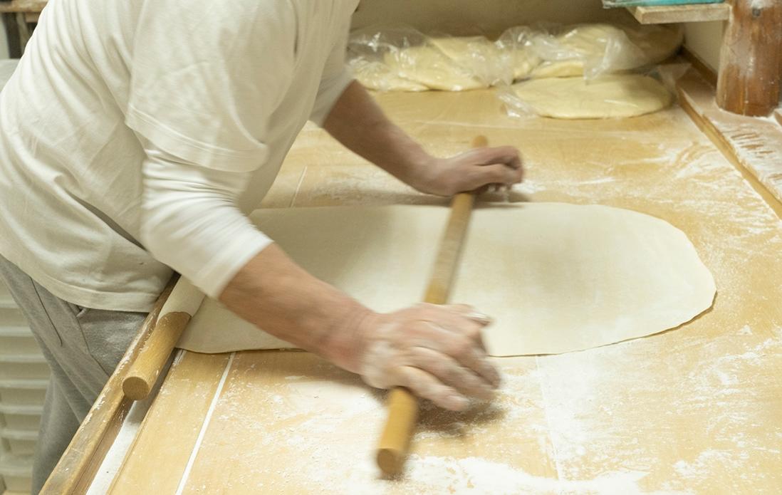 麺棒で伸ばし、