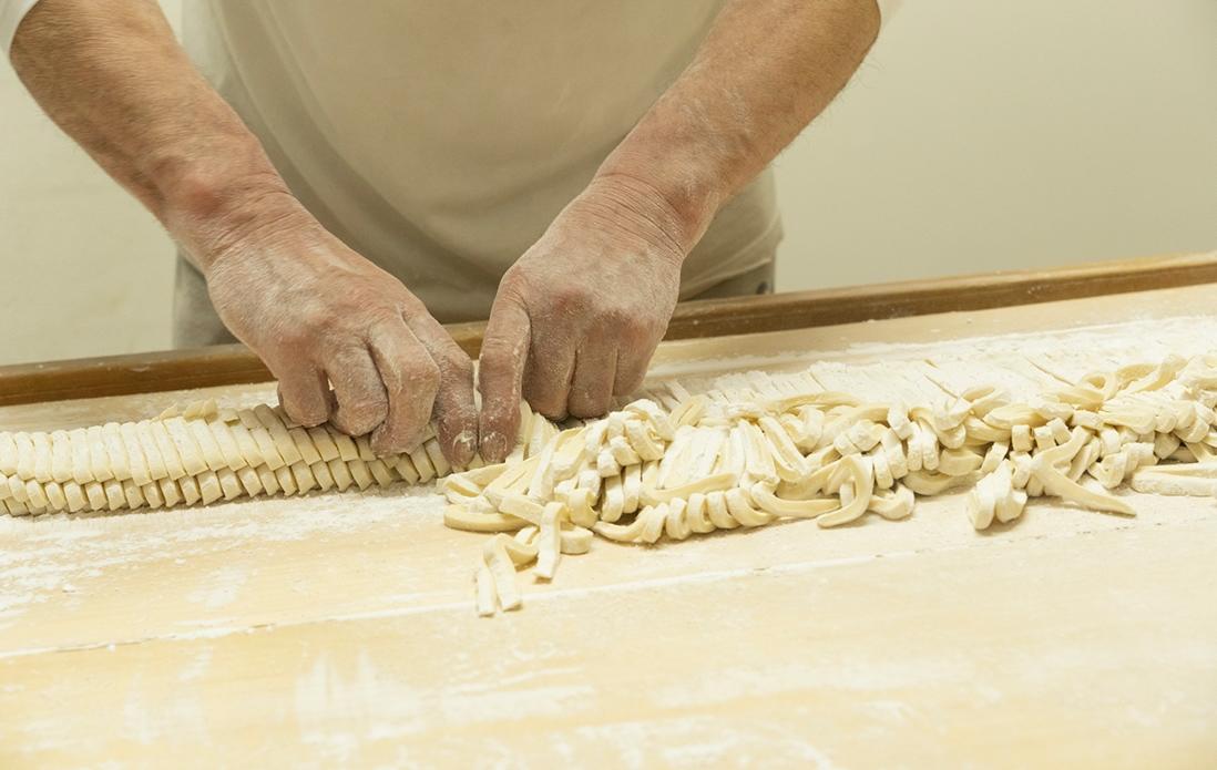 見る間にうどんのできあがり。