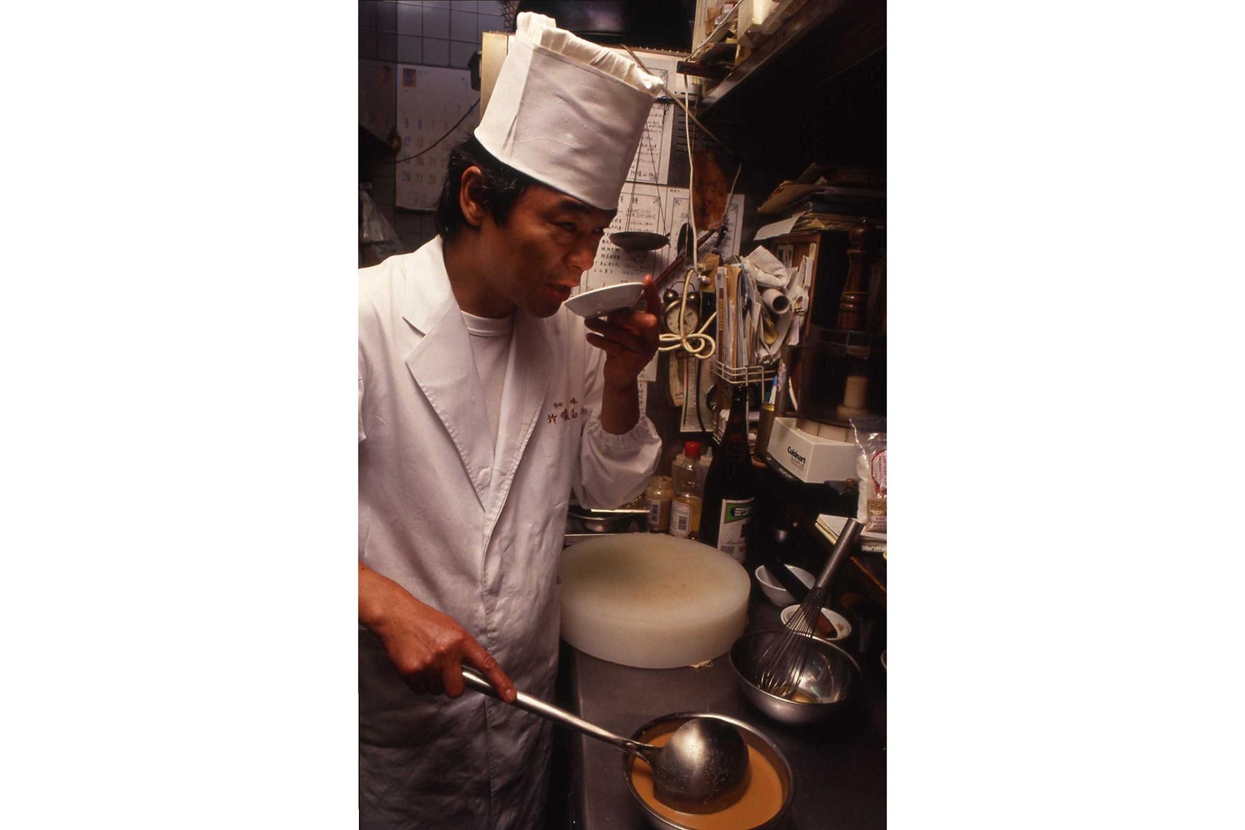 「竹爐山房」の創業は1987年。取材時は店を始めて4年目。店主の山本豊さんは40歳を過ぎて、脂が乗ってきたところ。